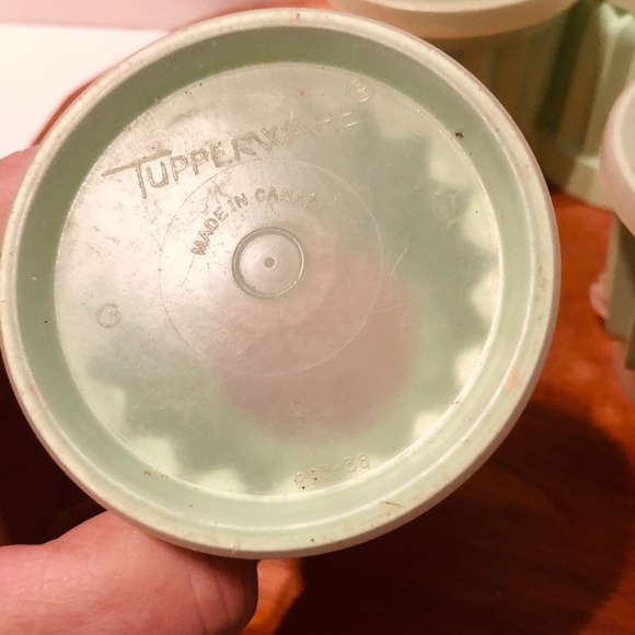 Retro 70’s Tupperware Mint green Jel-ette molds, 4 oz jello molds with lids - Picture 3 of 6